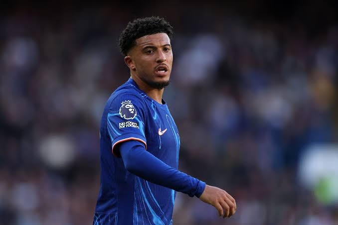 Jadon Sancho khó lòng trụ lại Chelsea.
